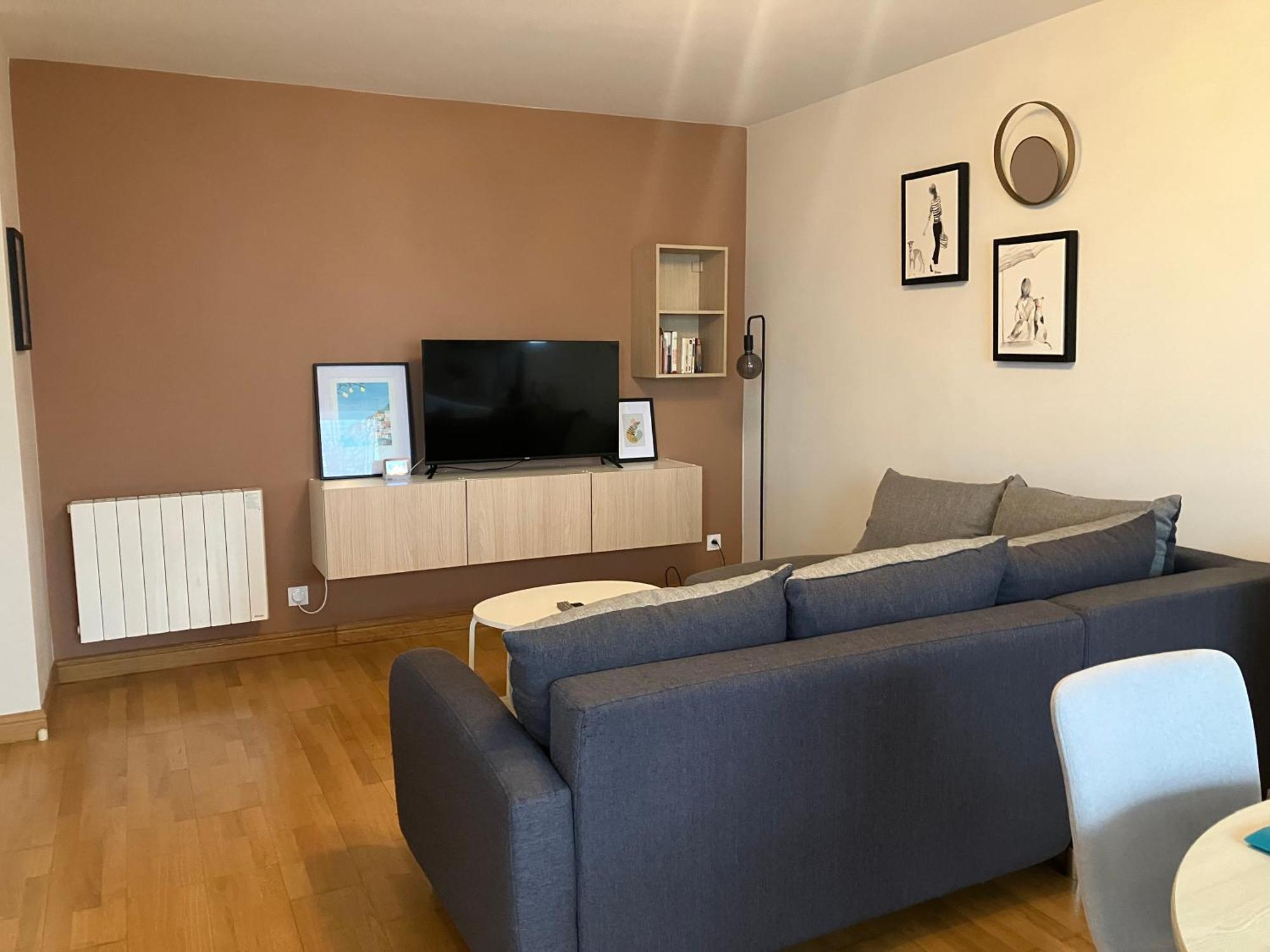 Appartement Avec Parking & Linge Inclus & Local Velos بلْوا المظهر الخارجي الصورة