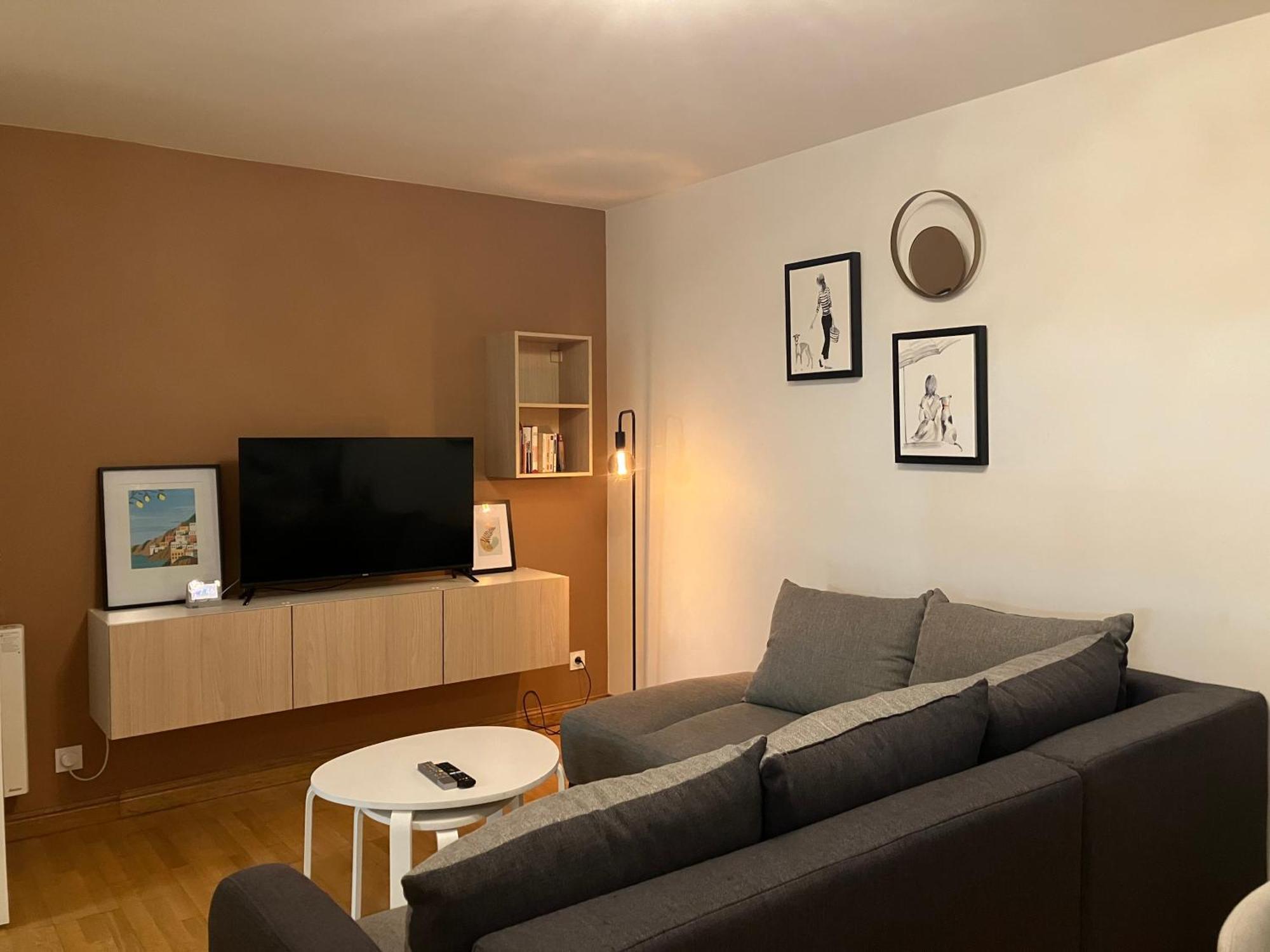 Appartement Avec Parking & Linge Inclus & Local Velos بلْوا المظهر الخارجي الصورة